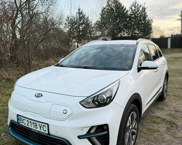 Білий Кіа Niro, об'ємом двигуна 0 л та пробігом 68 тис. км за 21400 $, фото 1 на Automoto.ua