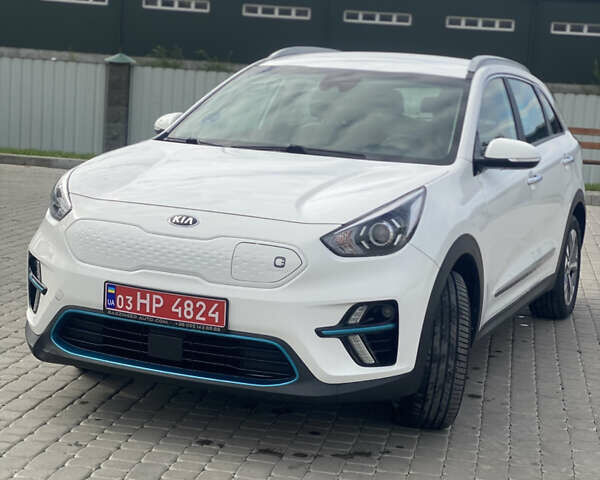 Белый Киа Niro, объемом двигателя 0 л и пробегом 120 тыс. км за 17700 $, фото 1 на Automoto.ua