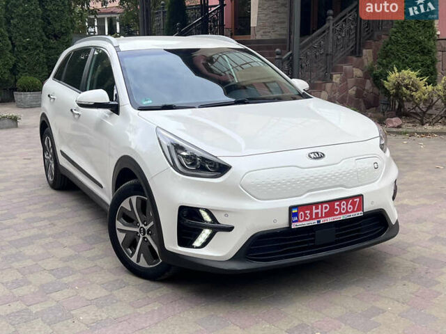 Белый Киа Niro, объемом двигателя 0 л и пробегом 92 тыс. км за 19800 $, фото 1 на Automoto.ua