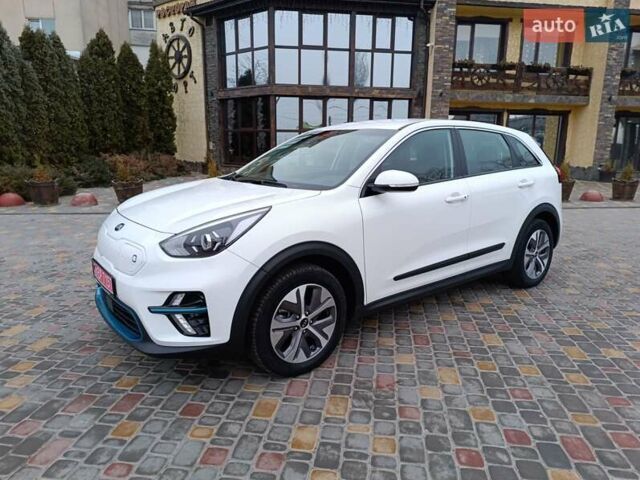 Белый Киа Niro, объемом двигателя 0 л и пробегом 34 тыс. км за 19999 $, фото 1 на Automoto.ua