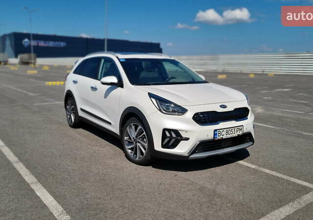 Белый Киа Niro, объемом двигателя 1.6 л и пробегом 40 тыс. км за 26000 $, фото 1 на Automoto.ua