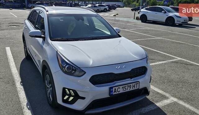 Белый Киа Niro, объемом двигателя 1.58 л и пробегом 33 тыс. км за 19700 $, фото 1 на Automoto.ua