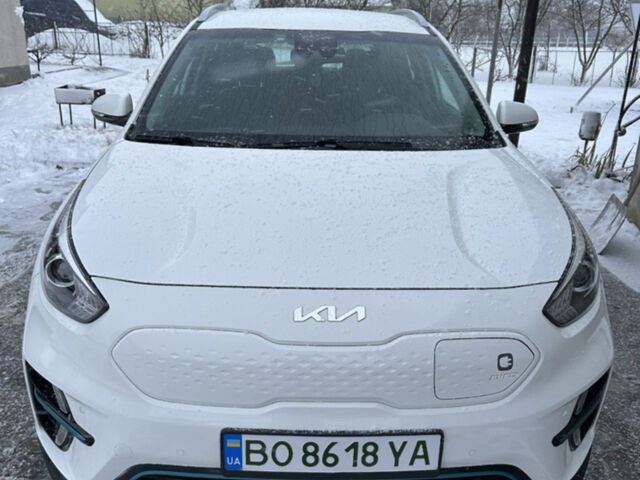 Белый Киа Niro, объемом двигателя 0 л и пробегом 106 тыс. км за 21000 $, фото 1 на Automoto.ua