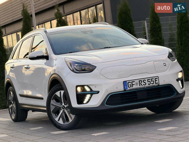 Білий Кіа Niro, об'ємом двигуна 0 л та пробігом 30 тис. км за 24700 $, фото 1 на Automoto.ua