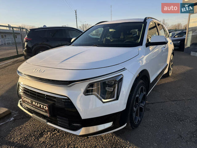 Білий Кіа Niro, об'ємом двигуна 1.58 л та пробігом 61 тис. км за 25990 $, фото 1 на Automoto.ua