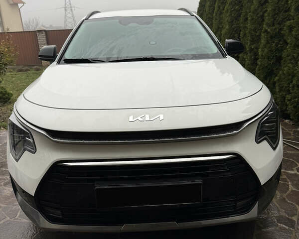 Білий Кіа Niro, об'ємом двигуна 1.58 л та пробігом 40 тис. км за 35000 $, фото 1 на Automoto.ua