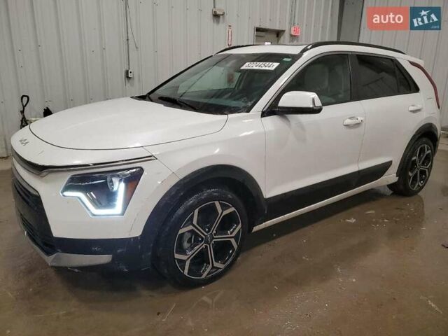 Белый Киа Niro, объемом двигателя 1.58 л и пробегом 55 тыс. км за 7000 $, фото 1 на Automoto.ua
