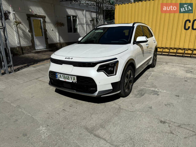 Киа Niro 2023 в Умани на Automoto.ua Белый Киа Niro, объемом двигателя 0 л и пробегом 83 тыс. км за 24600 $, фото 1 на Automoto.ua