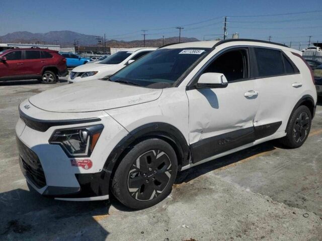 Белый Киа Niro, объемом двигателя 0 л и пробегом 50 тыс. км за 12000 $, фото 1 на Automoto.ua