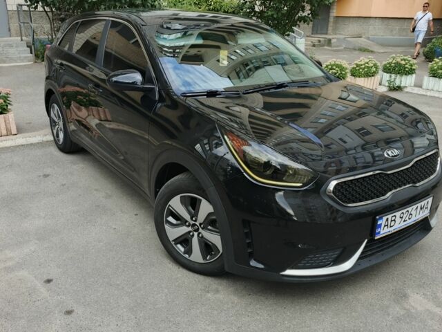 Чорний Кіа Niro, об'ємом двигуна 1.6 л та пробігом 206 тис. км за 15430 $, фото 1 на Automoto.ua