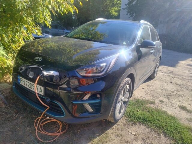 Черный Киа Niro, объемом двигателя 0 л и пробегом 140 тыс. км за 18002 $, фото 1 на Automoto.ua