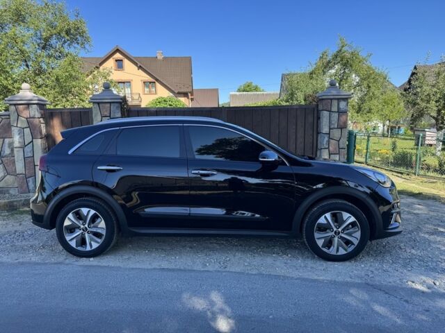 Черный Киа Niro, объемом двигателя 0 л и пробегом 179 тыс. км за 16500 $, фото 1 на Automoto.ua