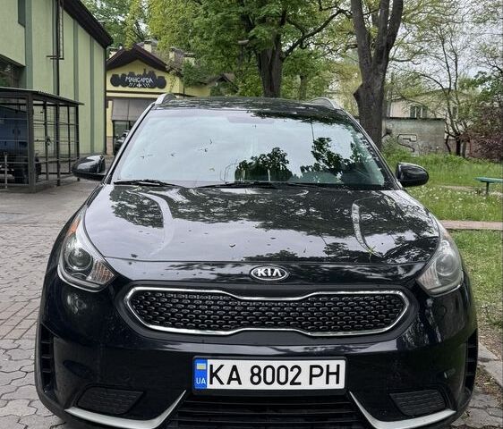 Черный Киа Niro, объемом двигателя 1.6 л и пробегом 214 тыс. км за 14800 $, фото 1 на Automoto.ua
