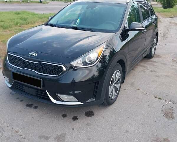 Черный Киа Niro, объемом двигателя 1.58 л и пробегом 160 тыс. км за 16000 $, фото 1 на Automoto.ua