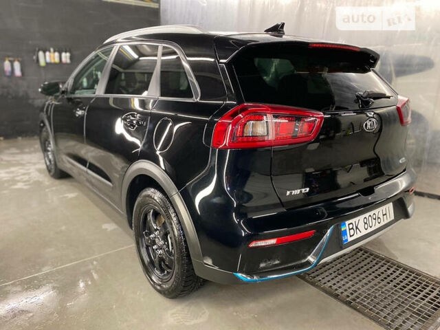 Чорний Кіа Niro, об'ємом двигуна 1.6 л та пробігом 37 тис. км за 23800 $, фото 1 на Automoto.ua