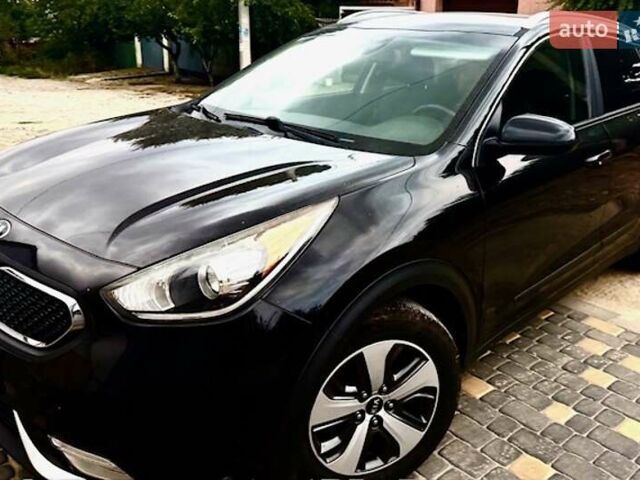 Чорний Кіа Niro, об'ємом двигуна 1.58 л та пробігом 177 тис. км за 13990 $, фото 1 на Automoto.ua