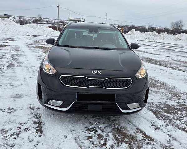 Черный Киа Niro, объемом двигателя 1.6 л и пробегом 176 тыс. км за 13800 $, фото 1 на Automoto.ua