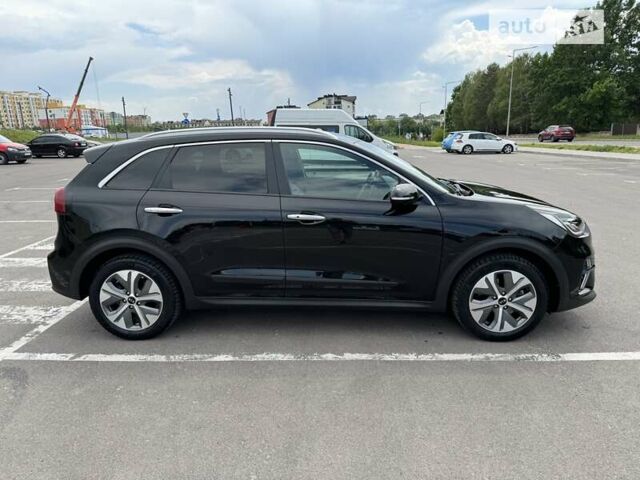 Чорний Кіа Niro, об'ємом двигуна 0 л та пробігом 112 тис. км за 19500 $, фото 1 на Automoto.ua