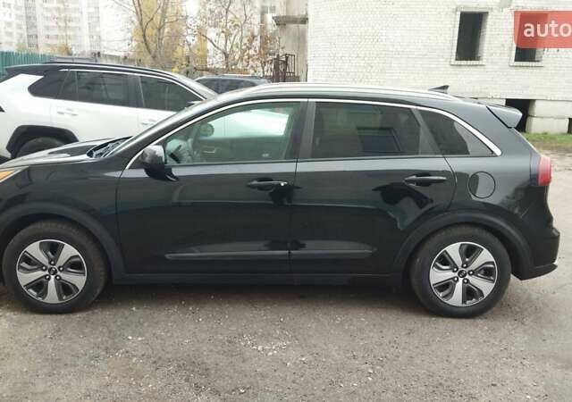 Черный Киа Niro, объемом двигателя 1.6 л и пробегом 57 тыс. км за 13900 $, фото 1 на Automoto.ua