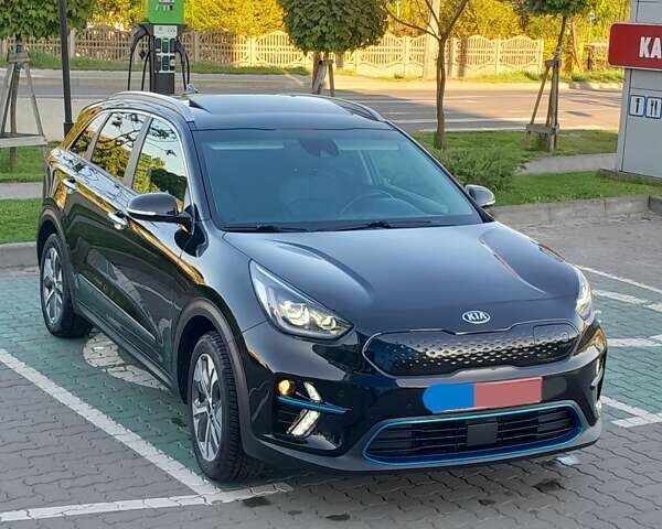 Чорний Кіа Niro, об'ємом двигуна 0 л та пробігом 138 тис. км за 19500 $, фото 1 на Automoto.ua