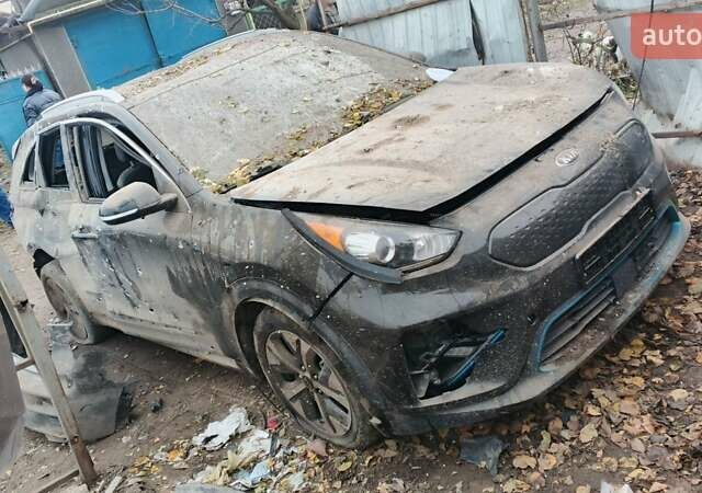 Чорний Кіа Niro, об'ємом двигуна 0 л та пробігом 130 тис. км за 7500 $, фото 1 на Automoto.ua