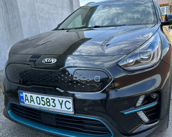 Черный Киа Niro, объемом двигателя 0 л и пробегом 94 тыс. км за 18600 $, фото 1 на Automoto.ua