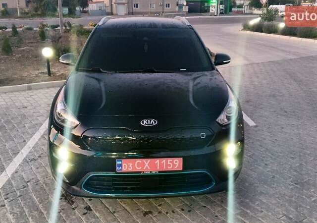 Черный Киа Niro, объемом двигателя 0 л и пробегом 127 тыс. км за 15500 $, фото 1 на Automoto.ua
