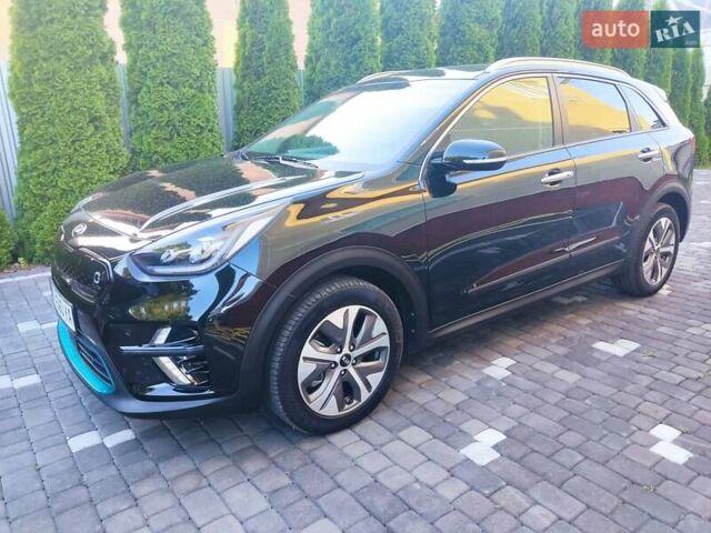 Черный Киа Niro, объемом двигателя 0 л и пробегом 140 тыс. км за 19173 $, фото 1 на Automoto.ua