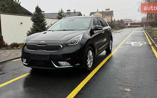 Чорний Кіа Niro, об'ємом двигуна 1.58 л та пробігом 125 тис. км за 13000 $, фото 1 на Automoto.ua