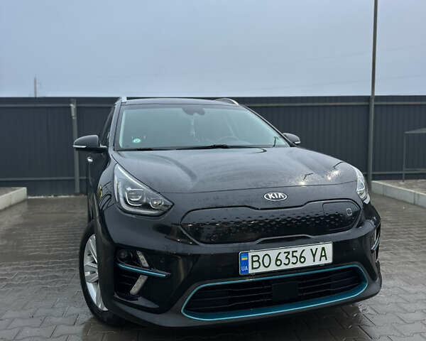 Черный Киа Niro, объемом двигателя 0 л и пробегом 120 тыс. км за 17950 $, фото 1 на Automoto.ua