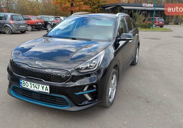 Черный Киа Niro, объемом двигателя 0 л и пробегом 135 тыс. км за 17300 $, фото 1 на Automoto.ua