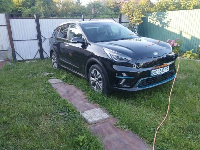 Чорний Кіа Niro, об'ємом двигуна 0 л та пробігом 90 тис. км за 16800 $, фото 1 на Automoto.ua