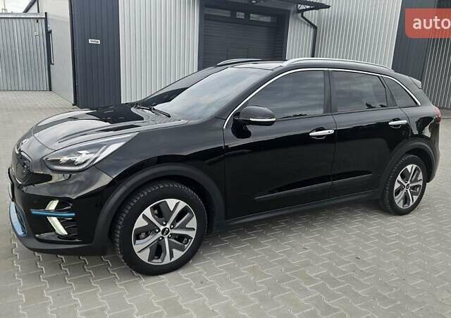 Чорний Кіа Niro, об'ємом двигуна 0 л та пробігом 120 тис. км за 21500 $, фото 1 на Automoto.ua