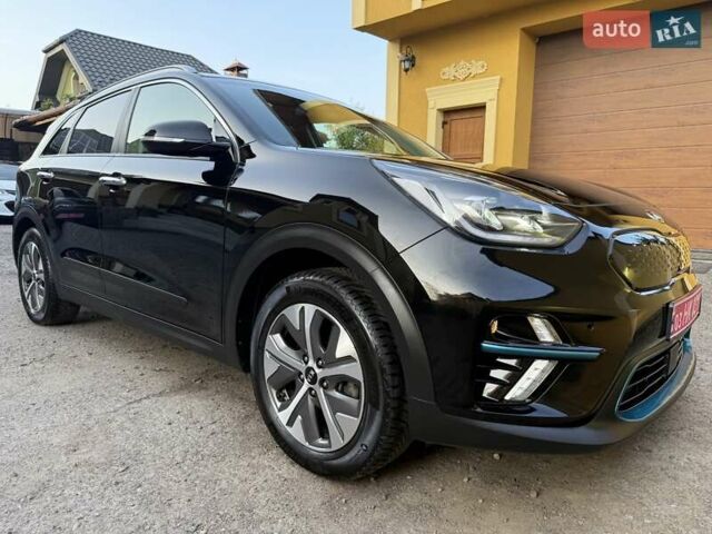 Черный Киа Niro, объемом двигателя 0 л и пробегом 98 тыс. км за 17450 $, фото 1 на Automoto.ua