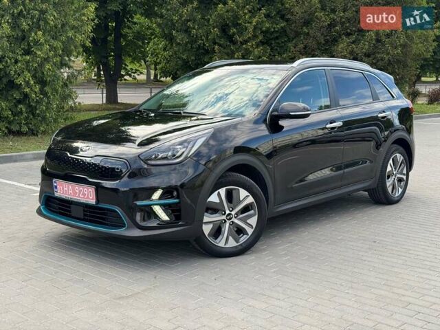 Черный Киа Niro, объемом двигателя 0 л и пробегом 98 тыс. км за 20999 $, фото 1 на Automoto.ua