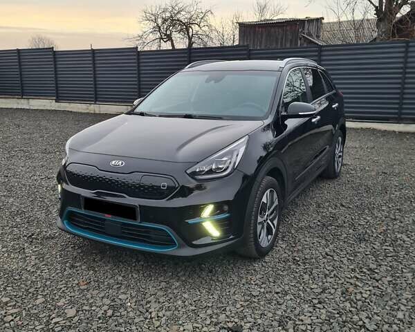 Черный Киа Niro, объемом двигателя 0 л и пробегом 114 тыс. км за 19999 $, фото 1 на Automoto.ua