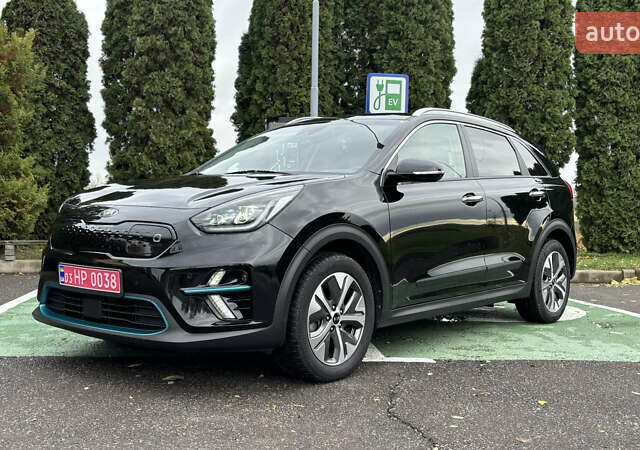 Чорний Кіа Niro, об'ємом двигуна 0 л та пробігом 110 тис. км за 19500 $, фото 1 на Automoto.ua