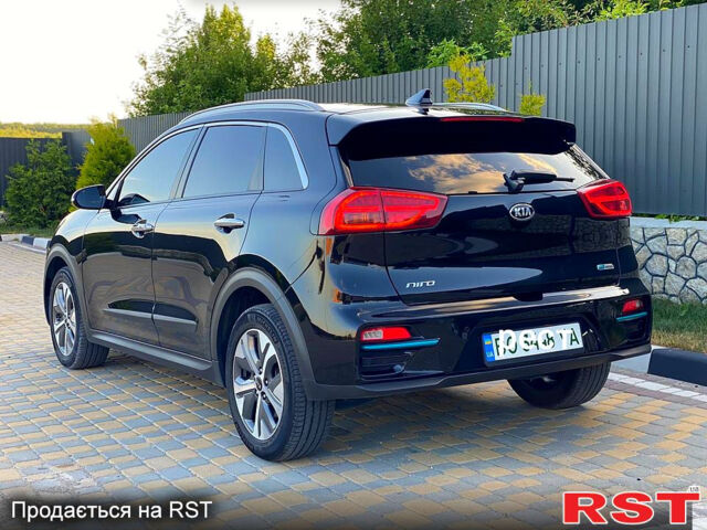 Чорний Кіа Niro, об'ємом двигуна 0.15 л та пробігом 107 тис. км за 20500 $, фото 1 на Automoto.ua
