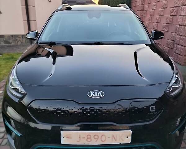 Чорний Кіа Niro, об'ємом двигуна 0 л та пробігом 136 тис. км за 18999 $, фото 1 на Automoto.ua