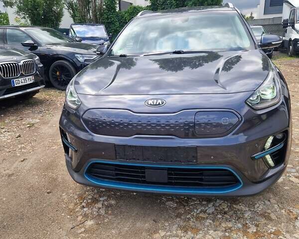 Черный Киа Niro, объемом двигателя 0 л и пробегом 170 тыс. км за 16399 $, фото 1 на Automoto.ua