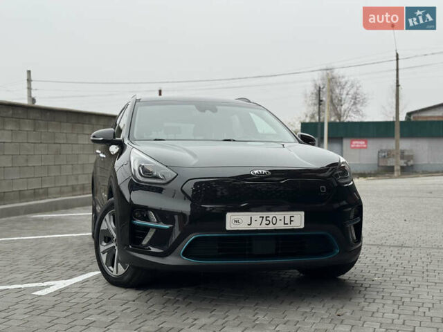 Черный Киа Niro, объемом двигателя 0 л и пробегом 132 тыс. км за 18699 $, фото 1 на Automoto.ua