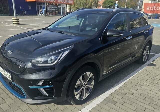 Черный Киа Niro, объемом двигателя 0 л и пробегом 121 тыс. км за 18500 $, фото 1 на Automoto.ua