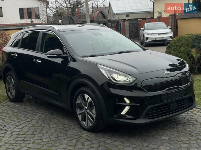 Черный Киа Niro, объемом двигателя 0 л и пробегом 111 тыс. км за 19300 $, фото 1 на Automoto.ua