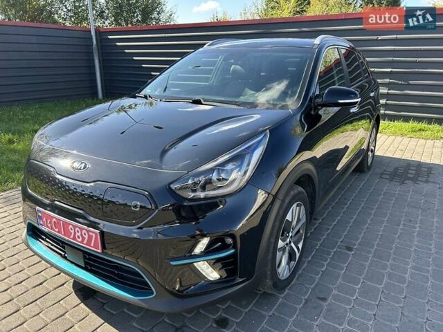 Чорний Кіа Niro, об'ємом двигуна 0 л та пробігом 135 тис. км за 18800 $, фото 1 на Automoto.ua