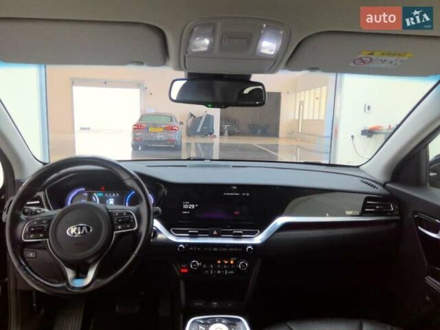 Черный Киа Niro, объемом двигателя 0 л и пробегом 122 тыс. км за 18900 $, фото 1 на Automoto.ua