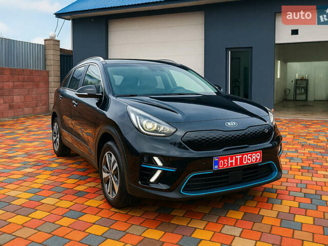 Чорний Кіа Niro, об'ємом двигуна 0 л та пробігом 104 тис. км за 20923 $, фото 1 на Automoto.ua