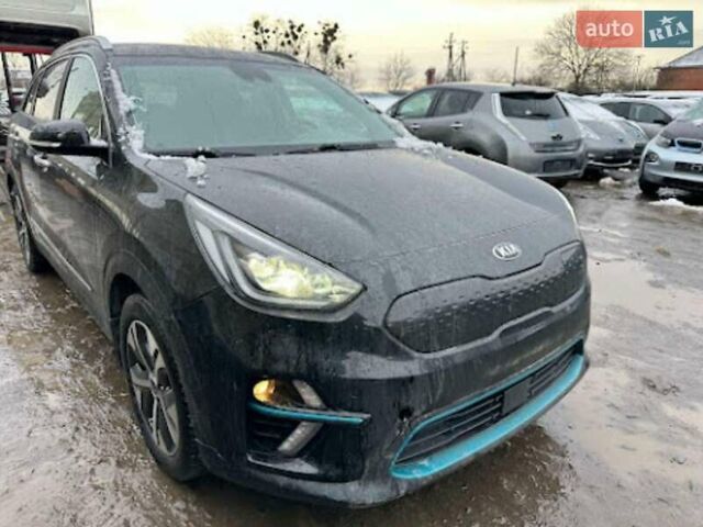 Чорний Кіа Niro, об'ємом двигуна 0 л та пробігом 143 тис. км за 17800 $, фото 1 на Automoto.ua