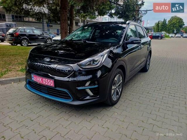 Черный Киа Niro, объемом двигателя 0 л и пробегом 148 тыс. км за 18450 $, фото 1 на Automoto.ua
