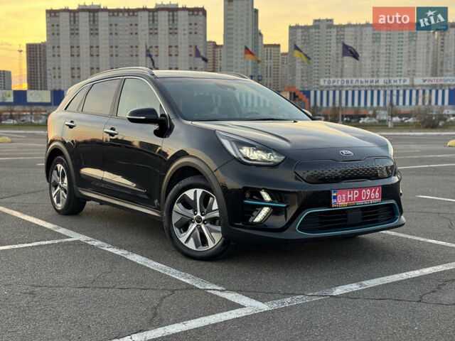 Чорний Кіа Niro, об'ємом двигуна 0 л та пробігом 155 тис. км за 20300 $, фото 1 на Automoto.ua