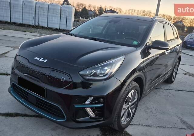 Черный Киа Niro, объемом двигателя 0 л и пробегом 130 тыс. км за 19999 $, фото 1 на Automoto.ua